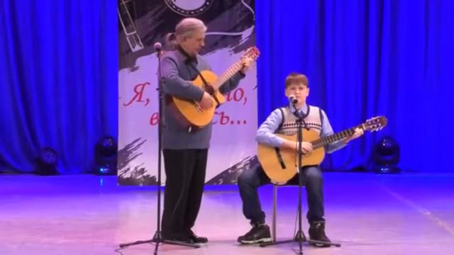 Песню Владимира Высоцкого "На братских могилах" исполняет Артём Новосёлов смотреть онлайн