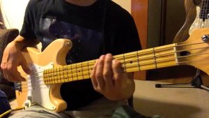 Squier Bronco Bass by Fender