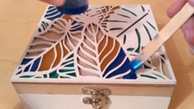 Шкатулка для украшений | DIY видео | Раскрашиваю шкатулку эпоксидной смолой смотреть онлайн