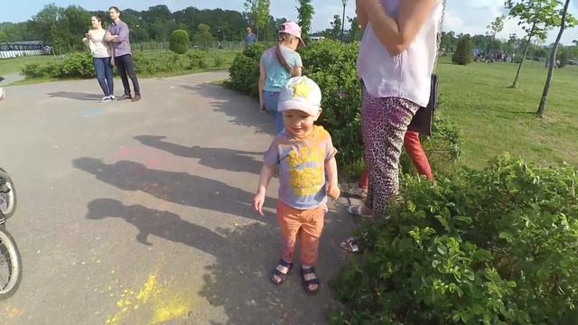 Фестиваль красок Холи в Ярославле 28 мая 2016 г. смотреть онлайн