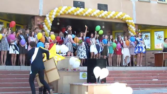 Биология, химия, география - песня, физкультура - всё (Гимназия №61 г. Минска. Выпуск 2015) смотреть онлайн