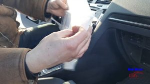 Замена фильтра салона самостоятельно, Volkswagen Golf.