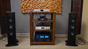First Watt F7 Amplifier with Monitor Audio Platinum PL200 Tower speakers