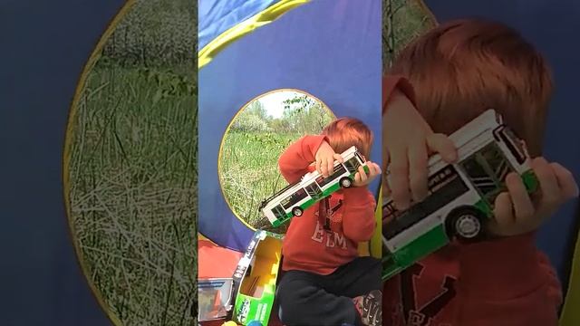 Городской транспорт и поезда для детей. Обзор троллейбуса Автопром часть 2. смотреть онлайн