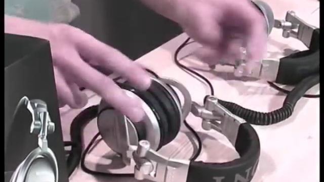 Наушники Sony MDR-V700DJ. Оригинал и подделка. смотреть онлайн