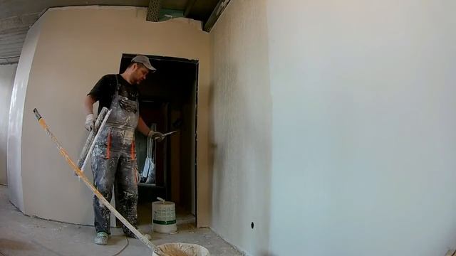 Шпаклевка валиком гипсовой шпаклевки