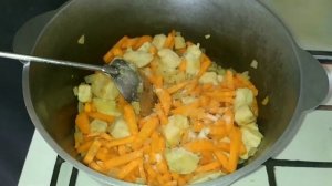Каша рисово - гречневая с мясом.