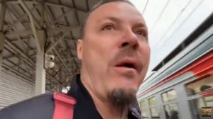 Симонов Сергей  - Дон Симон ожидает майбах, что бы поехать на дачу.