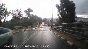 Мужчине стало плохо за рулем