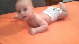 УЧИМ РЕБЕНКА ПЕРЕВОРАЧИВАТЬСЯ НА ЖИВОТ! 3 месяца ребенку