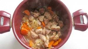 Жаркое из свинины с картофелем по-домашнему