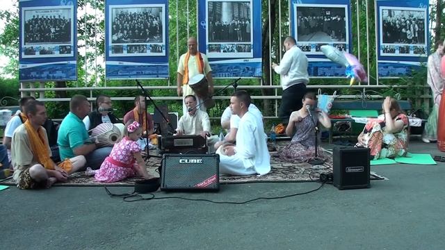 Верхняя Салда. Кришна на дне города. 27.06.2015, Маладхара дас. Киртан-3 смотреть онлайн