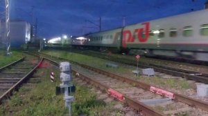 Электровоз ЭП2К-371 с фирменным поездом №126 "Шексна" "Москва-Череповец"