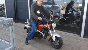 Buying the HONDA DAX!