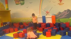 ДЕТИ веселятся в РАЗВЛЕКАТЕЛЬНОМ ЦЕНТРЕ Банана СИТИ! ПАРК развлечений с шарами,горками.Park for Kid