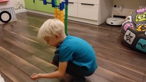 Играем в спускающиеся шарики