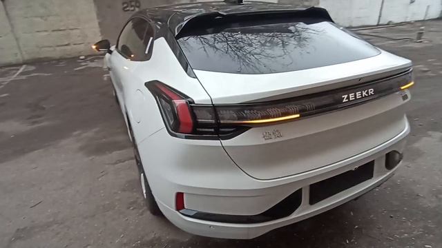 ZEEKR 001 смотреть онлайн