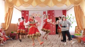 Зажигательный танец волка и козы