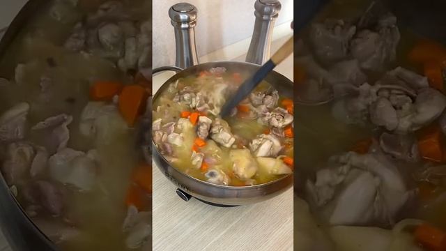 Жаркое с курицей в горшочках