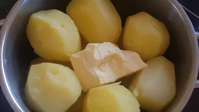 Как варить вкусно картошку,Обалденное пюре из картошки!Кухня от Викки. смотреть онлайн