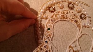 Сажение по бели. Мое решение в вышивке нимба. Про использование шнура в вышивке.