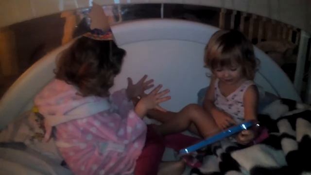 Хельга. Подарки от Миколайчика под подушкой. Серия Ника&Слава смотреть онлайн