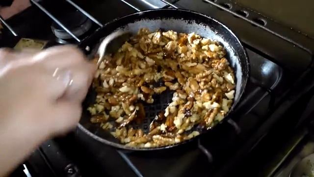 Орешки соленые жареные к пиву