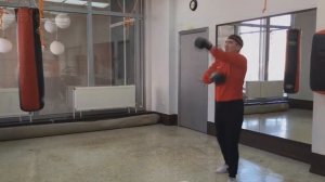 Тренировка боксера: техника работы с FightBall