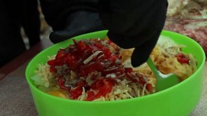 КАРТОФЕЛЬНЫЕ ГНЁЗДА в сковороде. Рецепт картофеля с фаршем на мангале. ENG SUB