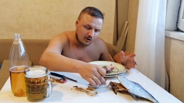 Ем леща рыба вяленая лещ