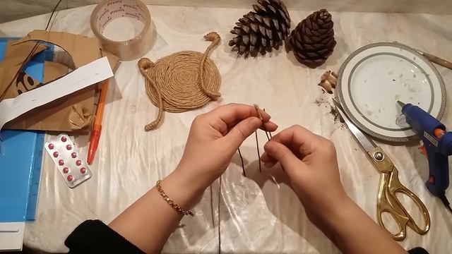 Ideas for pine cone crafts / Flaminqo смотреть онлайн