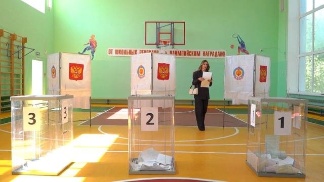 Елена Хасикова проголосовала на выборах главы РК