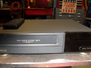 Кассетный видеомагнитофон Toshiba M-651-Япония-1994-год