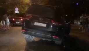 Водитель на внедорожнике протаранил восемь автомобилей в Сочи