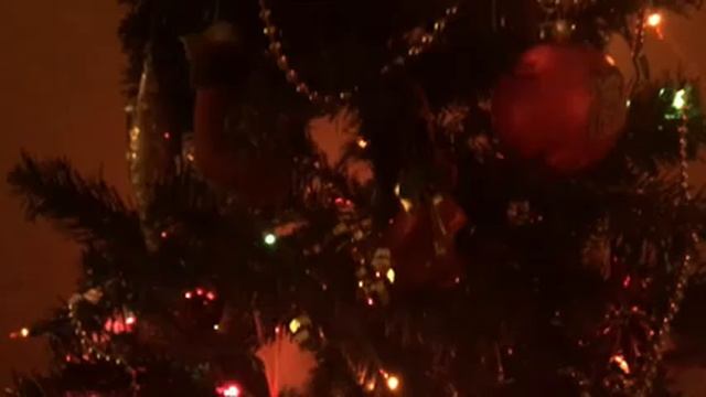 Вечер у родителей, старые ёлочные игрушки. смотреть онлайн