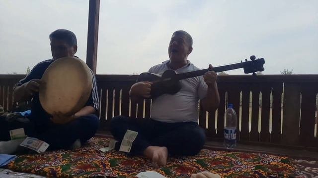 Отавай Худайберганов Отабулбул-жонли ижро танда жоним.  (дарё буйи)