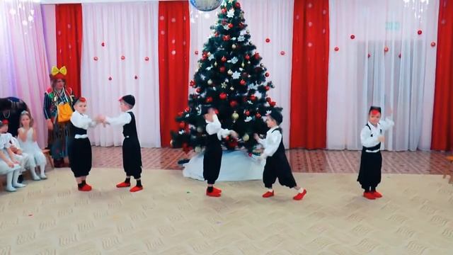 Танец пингвинов (старшая группа) смотреть онлайн