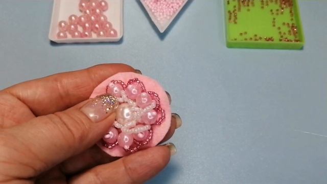 МК Резиночка для волос из бисера. Своими руками. смотреть онлайн