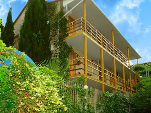 Отдых в Алуште недалеко от моря. Алушта частный сектор жилье для отдыха. «У Людмилы» ГОСТЕВОЙ ДОМ