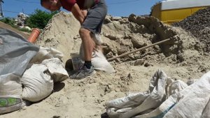 100 КУБОВ БЕТОНА ИЛИ КАК Я ЛИЛ ПОДПОРНУЮ СТЕНУ САМОМЕСНЫМ БЕТОНОМ #домснуля #заливка бетона #бетон