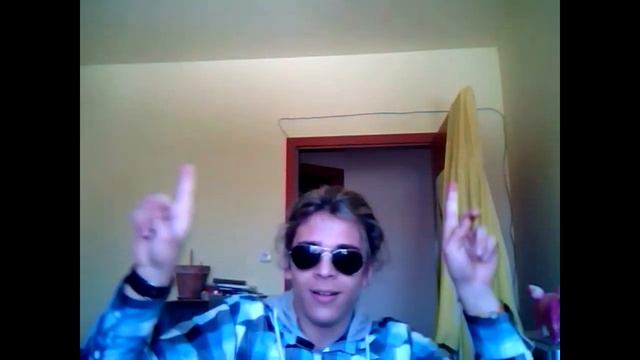 Yo, let's do the Holly Dolly dance! смотреть онлайн