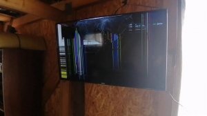 Установил телевизор в гараже.