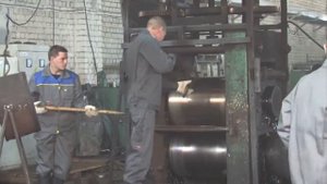 Лопата из рельсовой стали. Процесс изготовления и испытание на прочность!