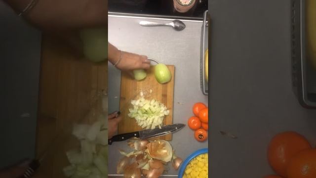 Тушенная картошка и рассуждения о благодарности детей смотреть онлайн