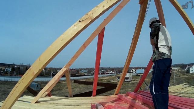 Монтаж стропил, супердифузионная мембрана TYVEK, контробрешётка, обрешётка крыши смотреть онлайн