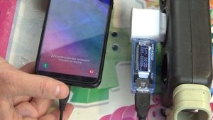 Простой ремонт телефона. Смартфон медленно заряжается, нет связи с компьютером.