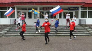 Танцевальный флешмоб «Триколор России», посвящённый Дню Российского Флага