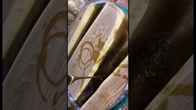 Делаем часы из акации и эпоксидной смолы. смотреть онлайн