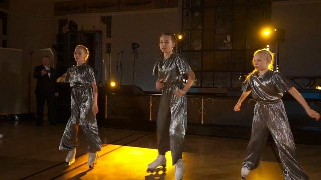 2_5202190845637298485