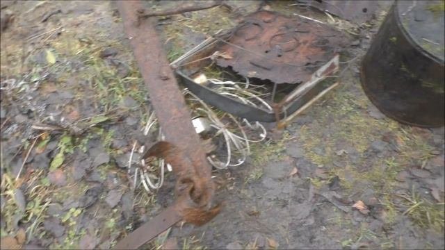 Копаю металлолом среди мусора